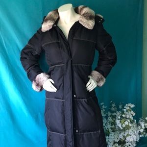 Black puffy winter long jacket